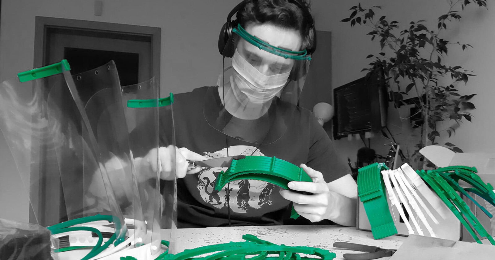 Pixmani nezahálí a tisknou vlastní 3D ochranné štíty proti covid-19, s jejichž návrhy se rádi veřejně podělí